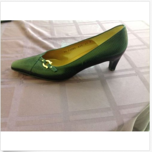 Salvatore Ferragamo Leather Black Pumps SZ 8.5 B - Picture 5 of 8